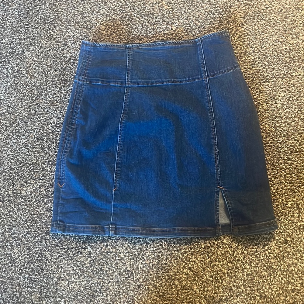 FREE PEOPLE DENIM SKIRT SIZE‎ 6